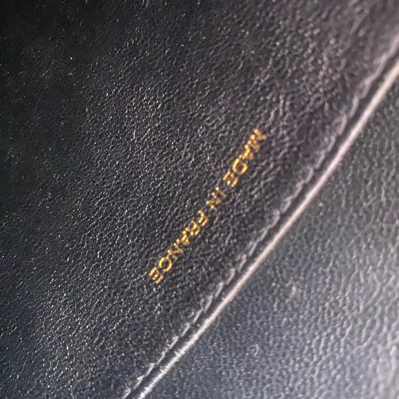 Chanel Timeless Medallion Handbag Purse w dustbag & CC medallion + Gold Hardware - Picture 5 of 16